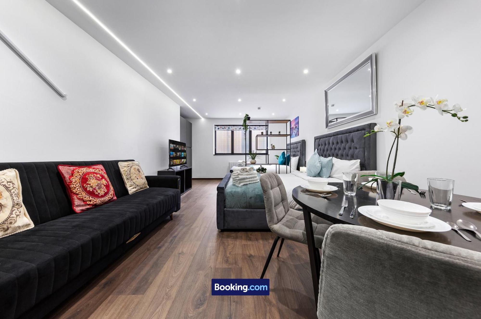 Stylish Studio Apt By Stay Smart Short Lets & Serviced Accommodation Woodstock With Free Wifi Londen Buitenkant foto