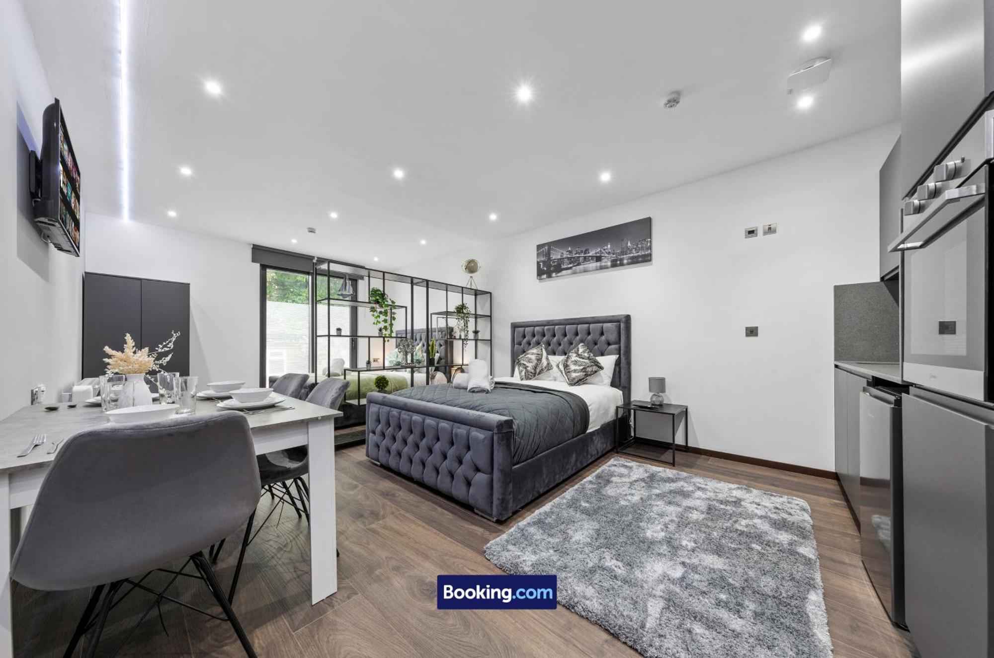 Stylish Studio Apt By Stay Smart Short Lets & Serviced Accommodation Woodstock With Free Wifi Londen Buitenkant foto