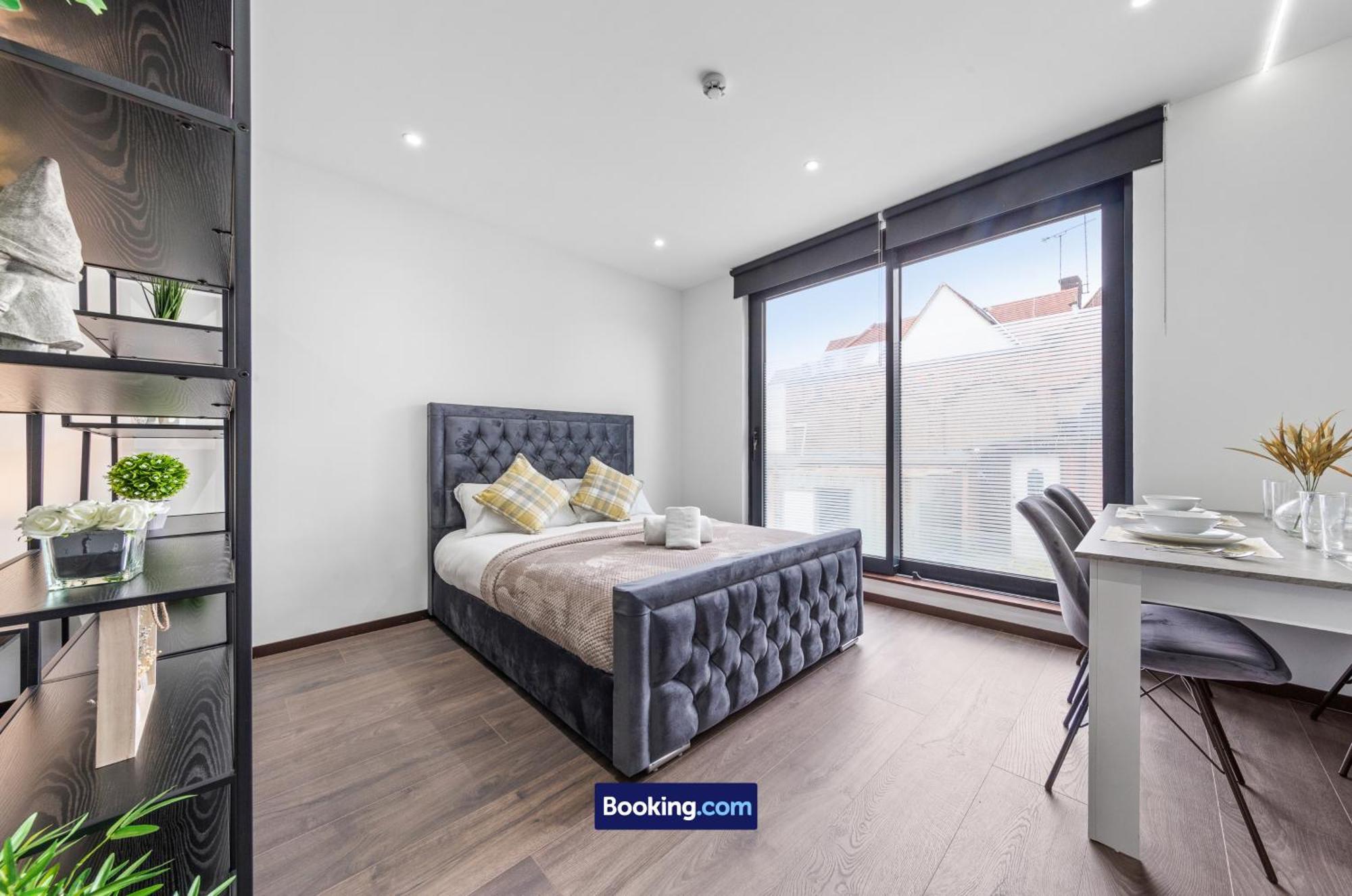 Stylish Studio Apt By Stay Smart Short Lets & Serviced Accommodation Woodstock With Free Wifi Londen Buitenkant foto