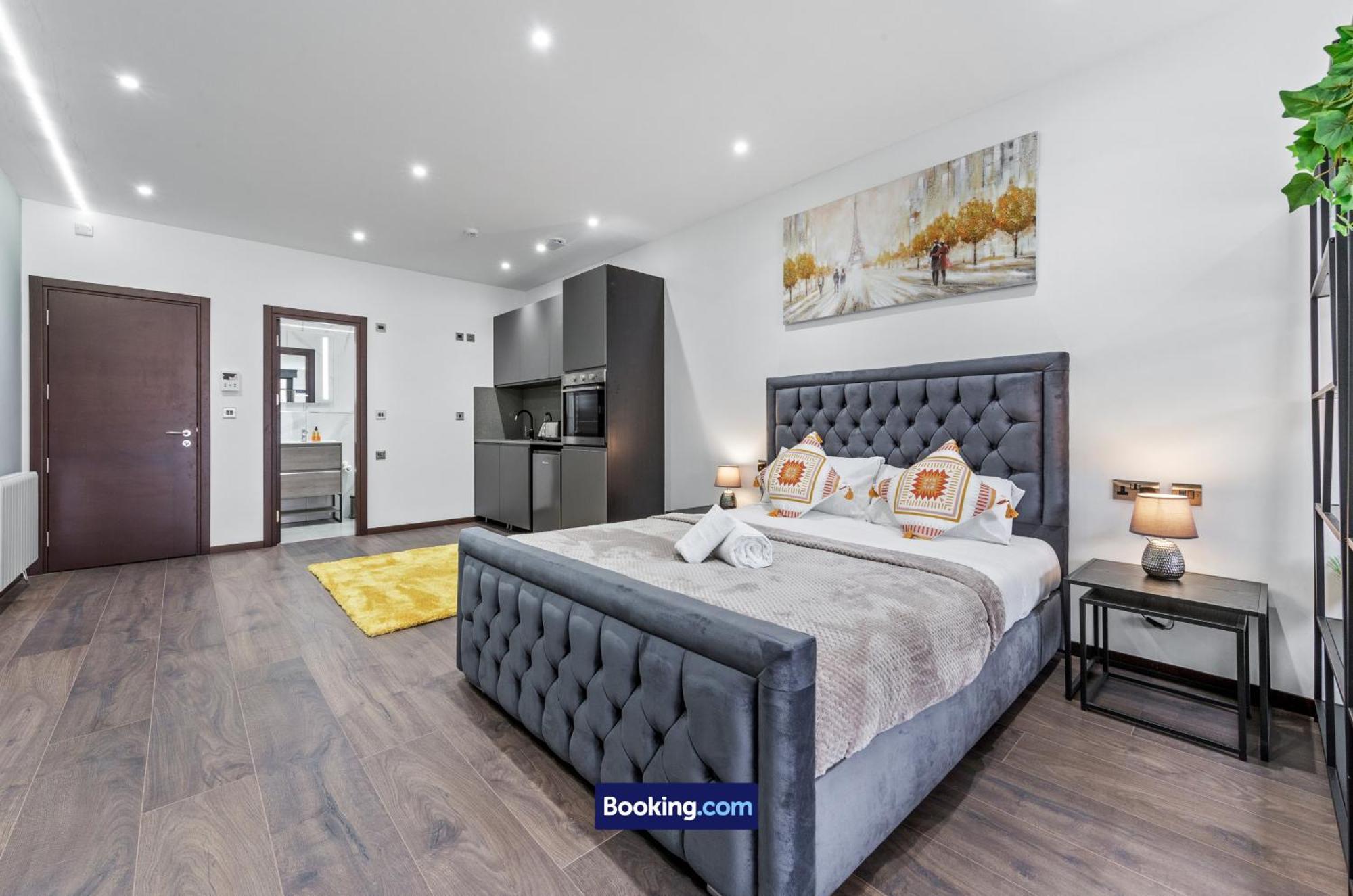 Stylish Studio Apt By Stay Smart Short Lets & Serviced Accommodation Woodstock With Free Wifi Londen Buitenkant foto