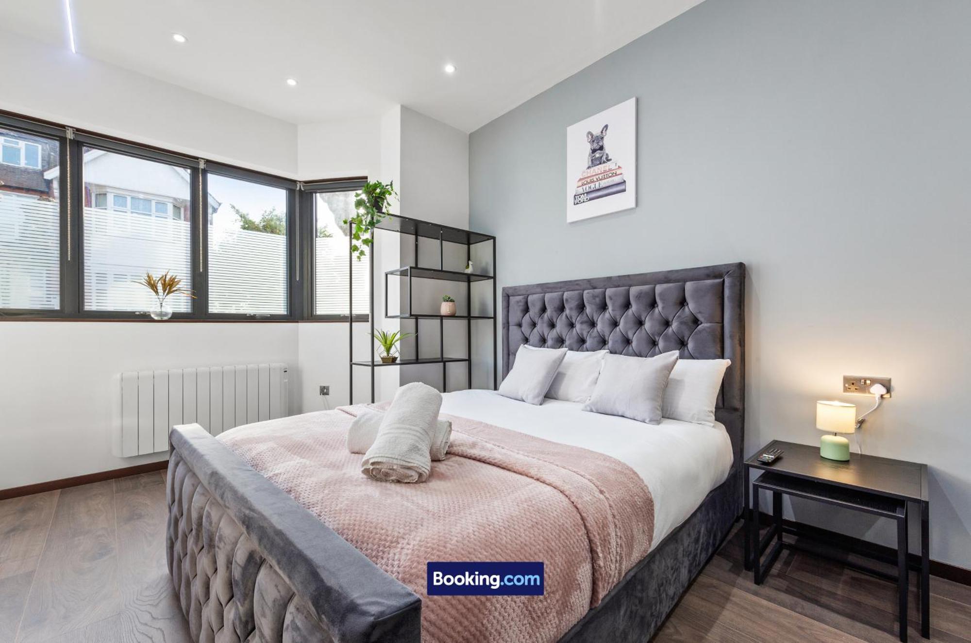 Stylish Studio Apt By Stay Smart Short Lets & Serviced Accommodation Woodstock With Free Wifi Londen Buitenkant foto