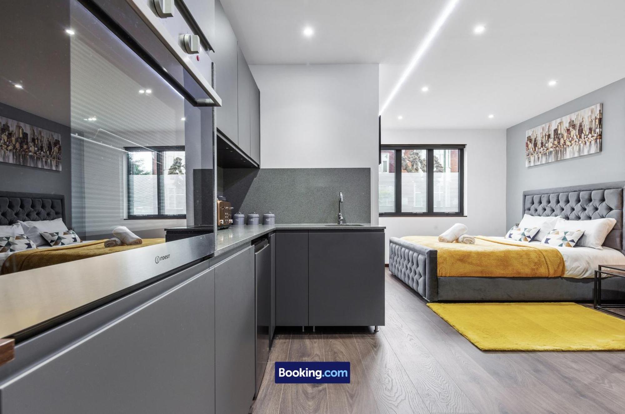 Stylish Studio Apt By Stay Smart Short Lets & Serviced Accommodation Woodstock With Free Wifi Londen Buitenkant foto