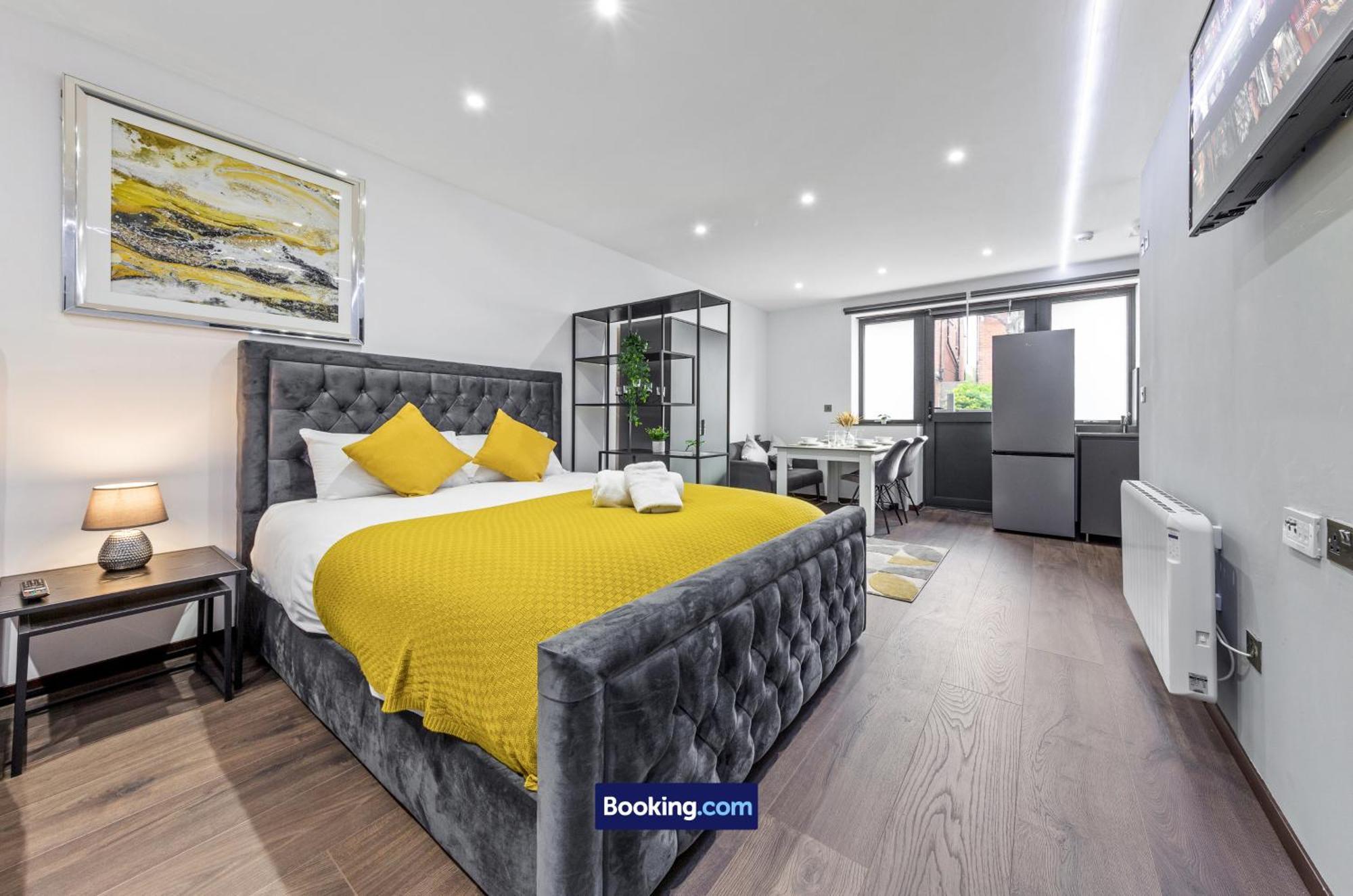 Stylish Studio Apt By Stay Smart Short Lets & Serviced Accommodation Woodstock With Free Wifi Londen Buitenkant foto