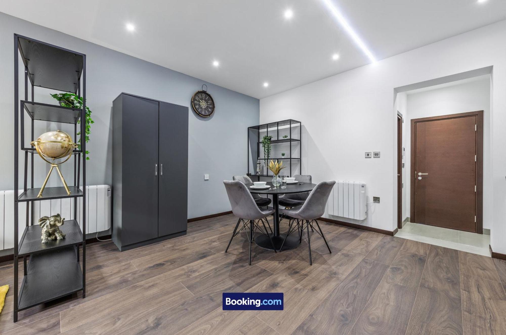 Stylish Studio Apt By Stay Smart Short Lets & Serviced Accommodation Woodstock With Free Wifi Londen Buitenkant foto