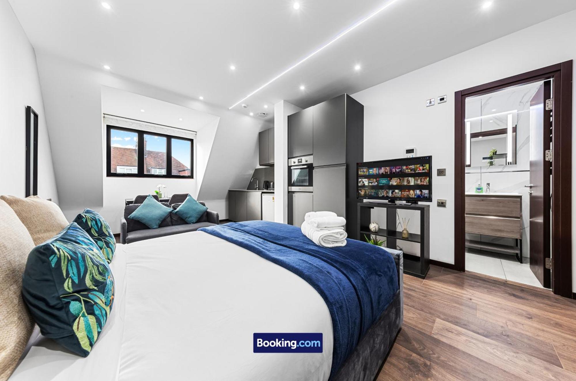 Stylish Studio Apt By Stay Smart Short Lets & Serviced Accommodation Woodstock With Free Wifi Londen Buitenkant foto