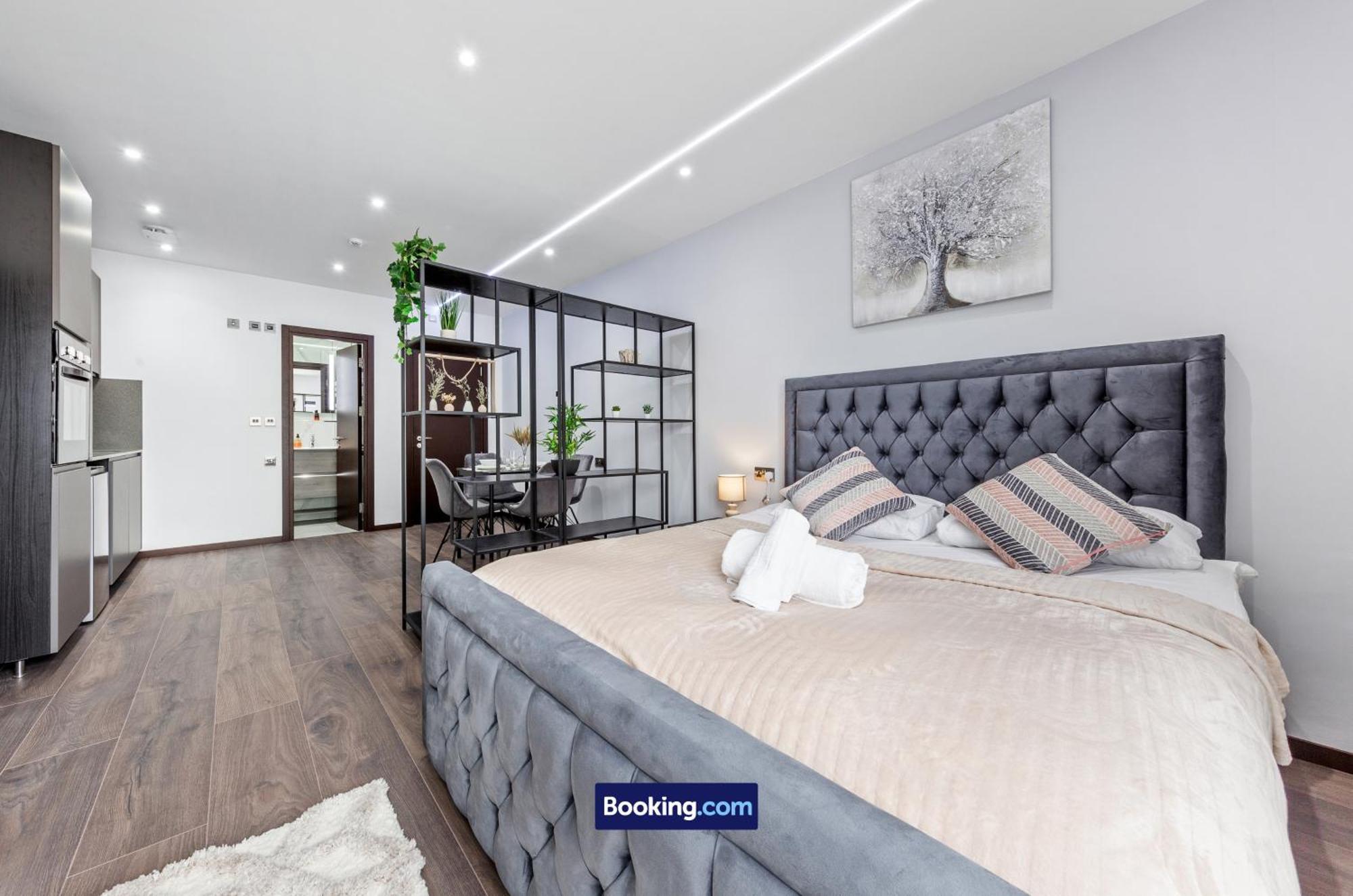 Stylish Studio Apt By Stay Smart Short Lets & Serviced Accommodation Woodstock With Free Wifi Londen Buitenkant foto